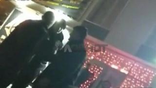 Руски полицаи се забавляваха като за последно в стриптийз клуб, но когато дойде време за плащане, стана страшно (ВИДЕО)
