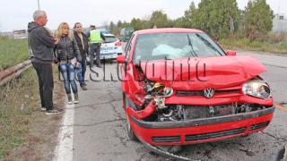 В Хасково инструктор натовари фолксвагена си с млади канадидат-шофьори и нагледно им показа как стават катастрофите (СНИМКИ)