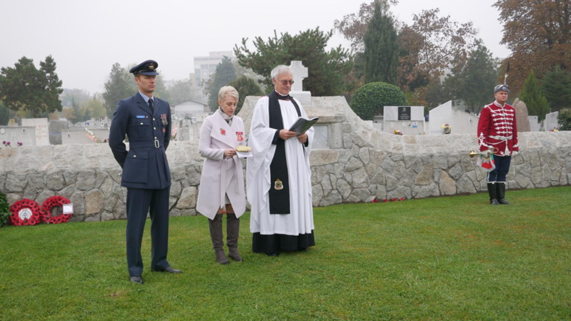 От пловдивските гробища британският посланик у нас оповести сензационна новина за българите, живеещи на Острова: След Брекзит те ще...(СНИМКИ)