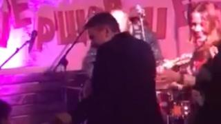 Чупки от сърце: Надя Савченко "полудява" на рок песен (ВИДЕО)