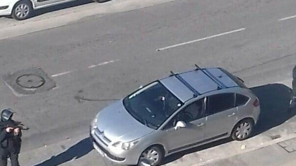 Първи СНИМКИ от извънредната ситуация в Ница! Никой не е стрелял на месо по пешеходци, а…