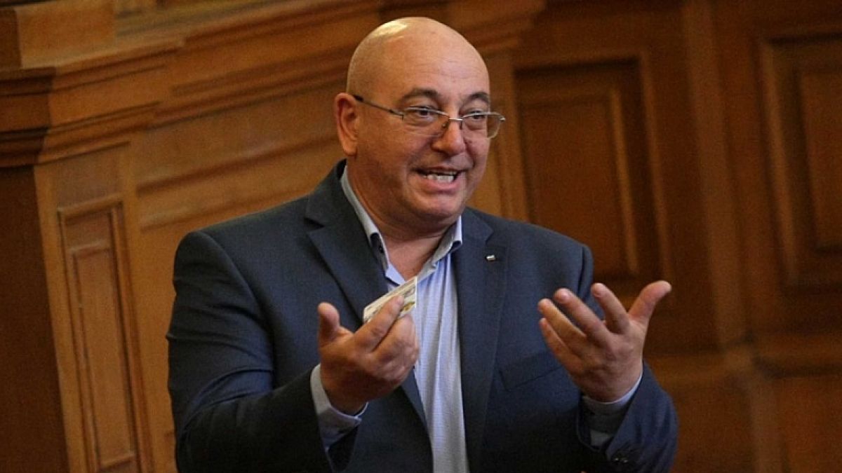 Ексклузивно в БЛИЦ! Ревизоро разкри как да познаем кои бензиностанции ни продават качествени горива!