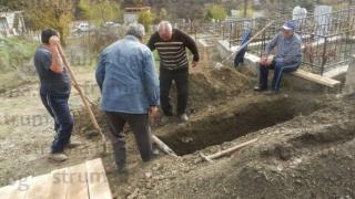 Трагедията е огромна! Синовете на смачкания от вагонетка миньор в „Ораново“ не успяха да дойдат на погребението му