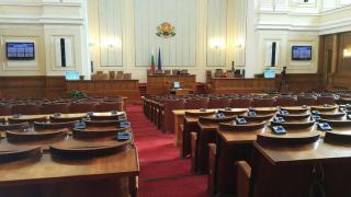 Зрее недоволство в парламентарната група на БСП заради бойкота