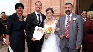 Какво не знаем за Цвета Караянчева - най-младата баба, избрана за шеф на Народното събрание, откакто то съществува (СНИМКА)