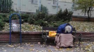 Община Враца търси под дърво и камък бездомника Йордан