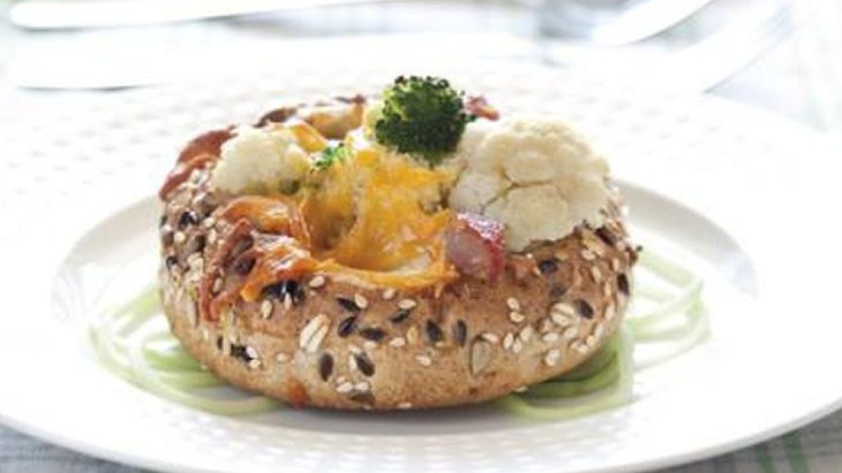 Ох, че вкусно! Задължително трябва да сложите на масата си тези пълнени питки с карфиол и броколи
