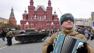 Анализ: Русия вгорчи живота на Запада с доктрината на язовеца-медояд, но кога и какво ще спечели от това