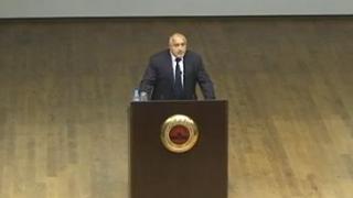 Студент от Тетевен попита Борисов как да се справи общината с неграмотниците, отговорът на премиера - култов  