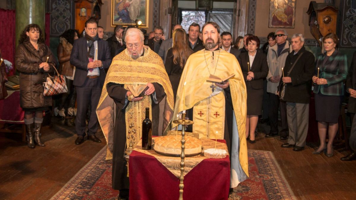 Перник сведе глава пред жертвите на катастрофата край Микре! (ТРАУРНИ СНИМКИ) 