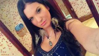 Травестит скандално: Аз мълча за това, че съм мъж, а по време на секс никой не го забелязва (СНИМКИ 18+)