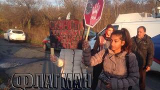 Атия се надигна след трагедията с 16-годишния Костадин: Искат пасарелка, за да спрат „пешеходната пътека на смъртта” (СНИМКИ)
