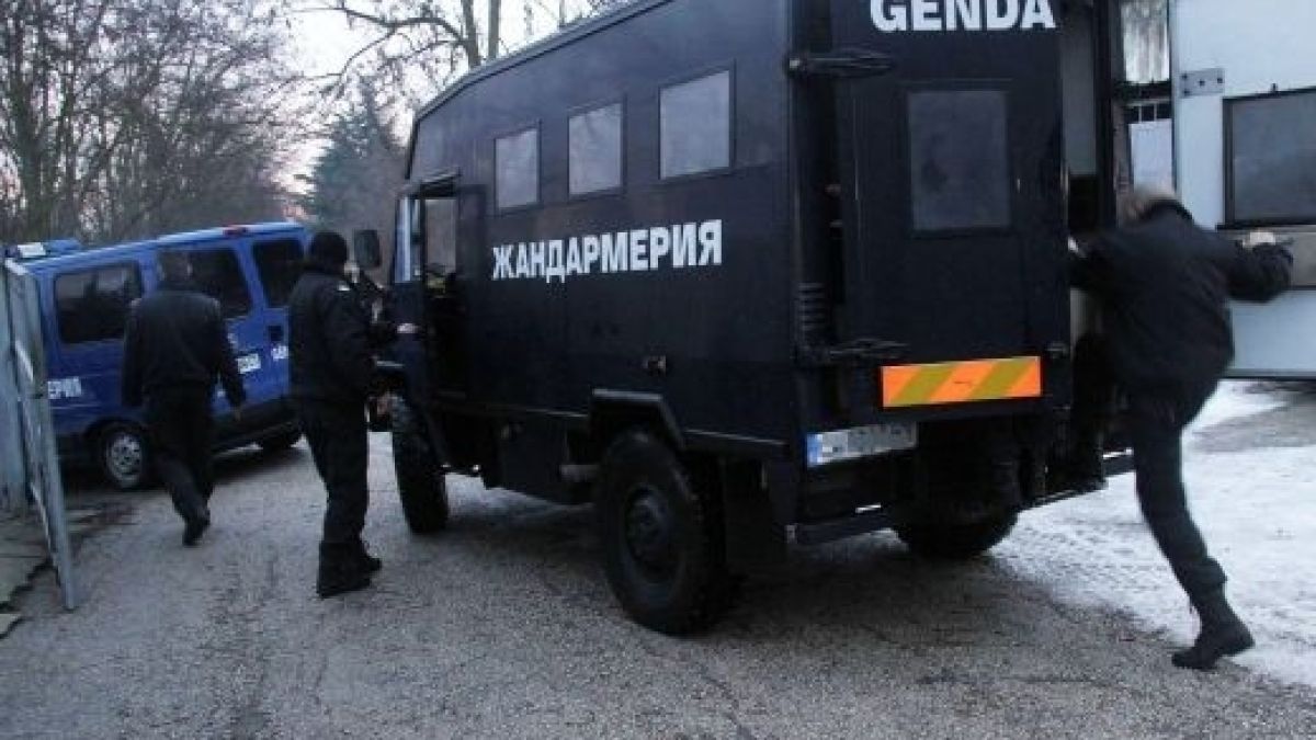 Извънредно и само в БЛИЦ: Жандармерия обсади Перник! Спецпрокуратурата арестува 5 мутри, проверяват участник в Сървайвър
