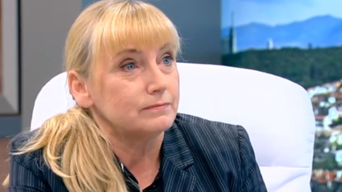 Елена Йончева отговори на Каракачанов и Симеонов с нова СНИМКА  на паднала ограда по границата