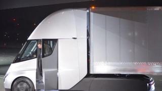 Харесват ли тираджиите Tesla Semi?
