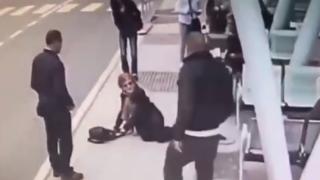 Помните ли изрода Живко, който нарита възрастна жена на спирка? Ето какво го грози сега (ВИДЕО)