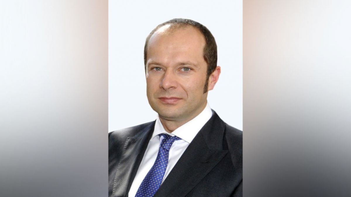 Редови полицай счупи носа на заместник-министъра на отбраната на Чехия