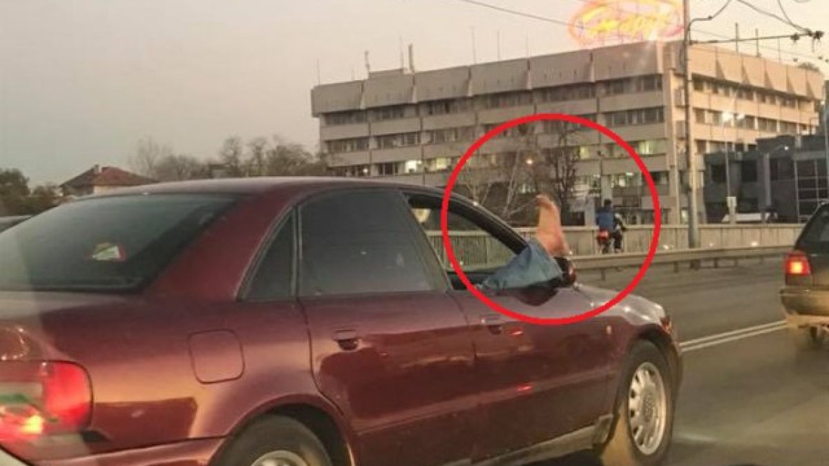 Внимание, бос селянин в колата! `(СНИМКА)