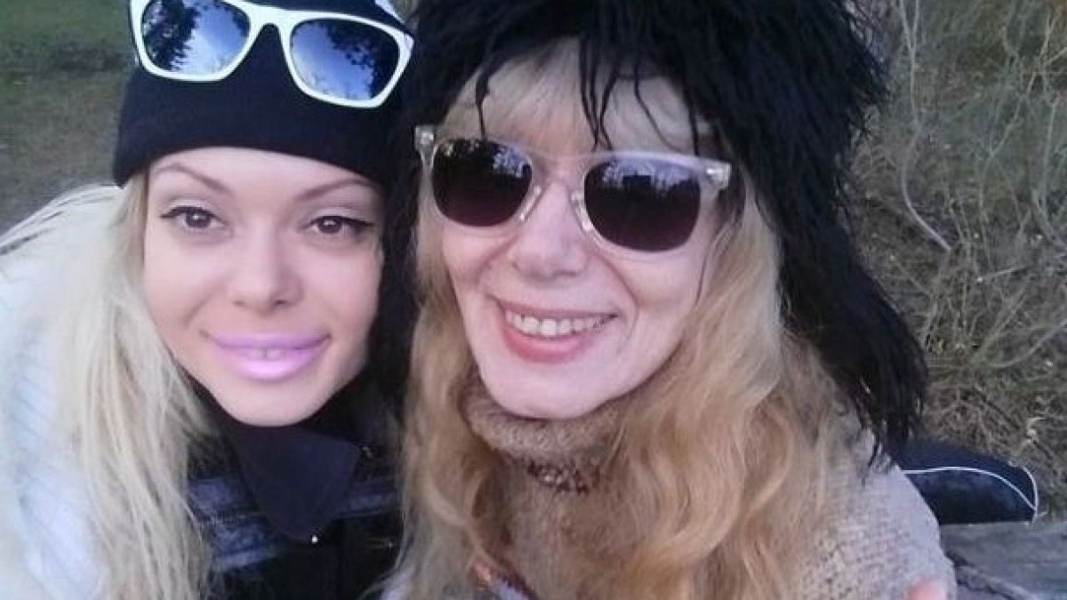 Лъснаха тайни от миналото на деспотичната Захажаева, причинила нещо ужасно на Албена Вулева, когато дъщеря й била едва на 19....