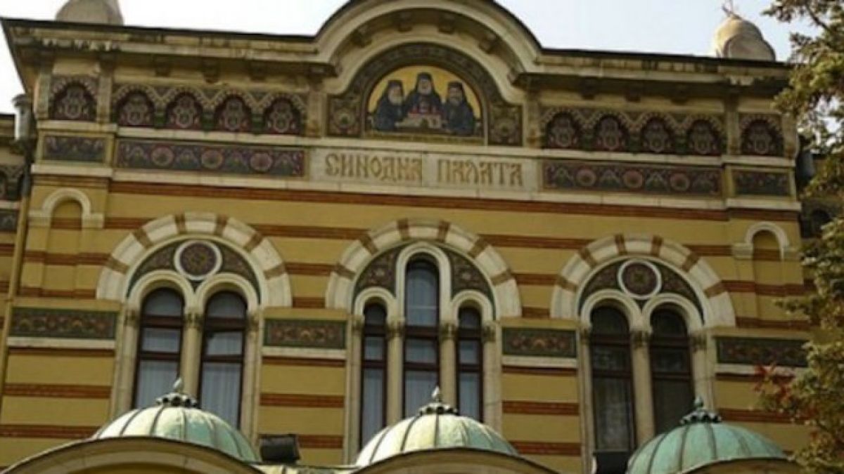 Светият синод обсъжда да стане ли Българската православна църква майка на македонската