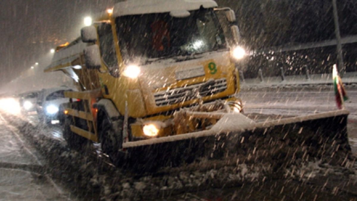 Сняг заваля на Витоша, предупреждение за оранжев код в София