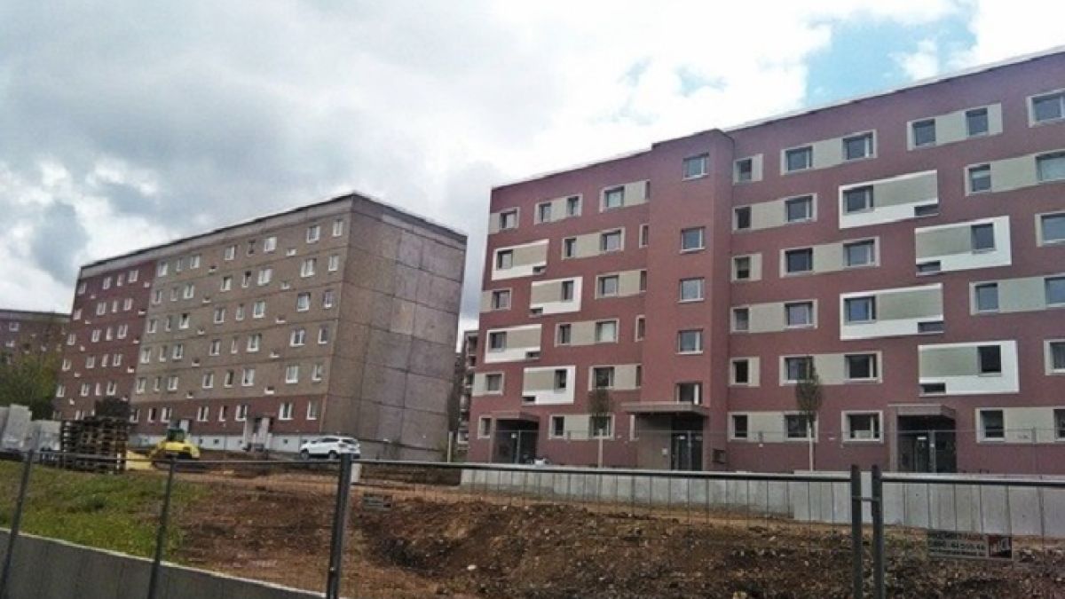 Вижте как санираха съветските панелки в Германия (СНИМКИ)
