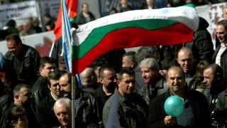 Проблемът със затворите е като бомба със закъснител! Надзирателите готвят нови бунтове преди визитата на Макрон и Меркел!