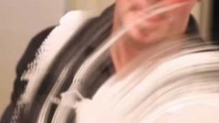 Ето как да се справите със замъглено огледало в банята (ВИДЕО)