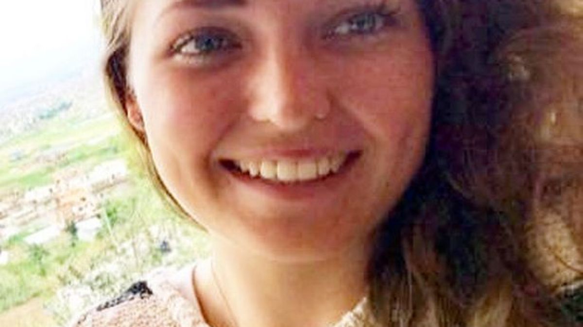Тази красавица отиде на почивка в Дубай, а сега не я пускат да си тръгне и я грози затвор! Причината ще ви шокира (СНИМКИ)