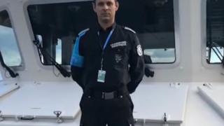 Това е героят капитан Бонев от гранично-полицейски кораб "Обзор", който заедно с колегите си спаси 120 души в Егейско море, но смъртта на дете почерни случката (ВИДЕО)