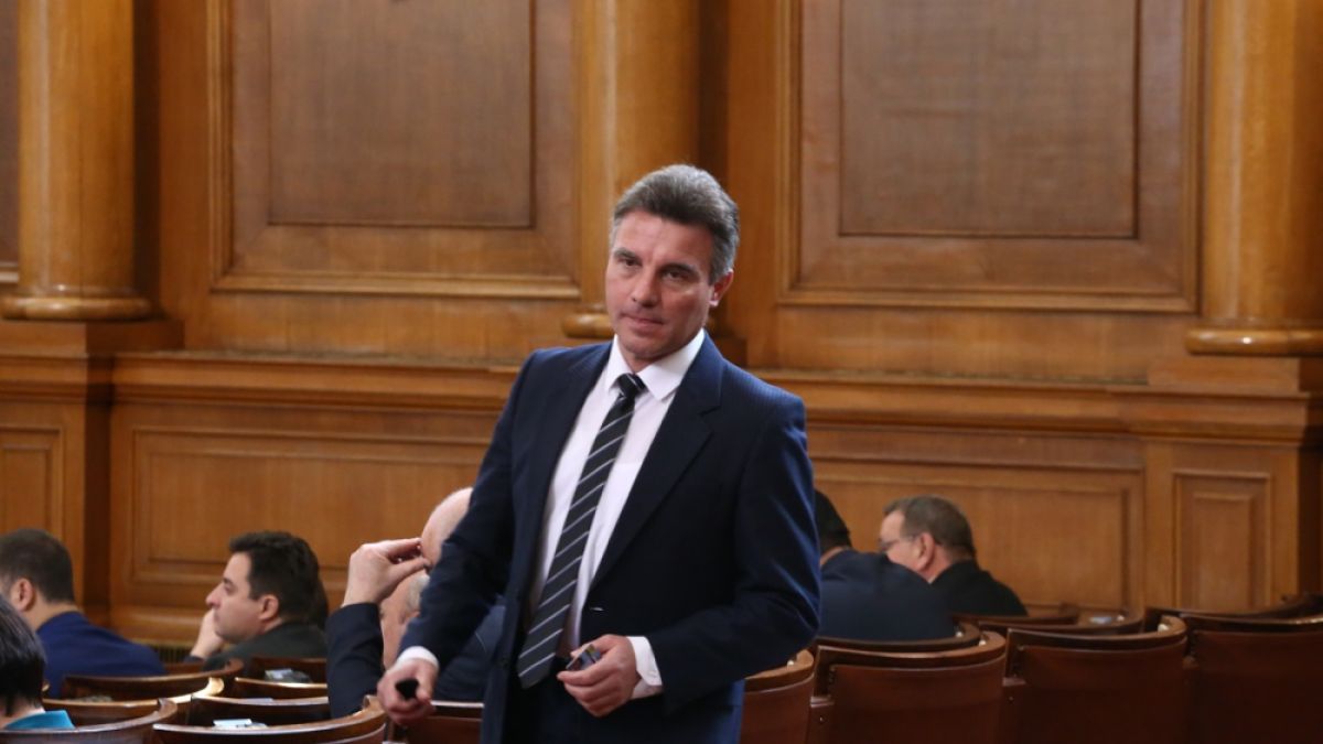 Проф. Иво Христов обясни защо България може да бъде вкарана във войната в Украйна след изборите от новото правителство 