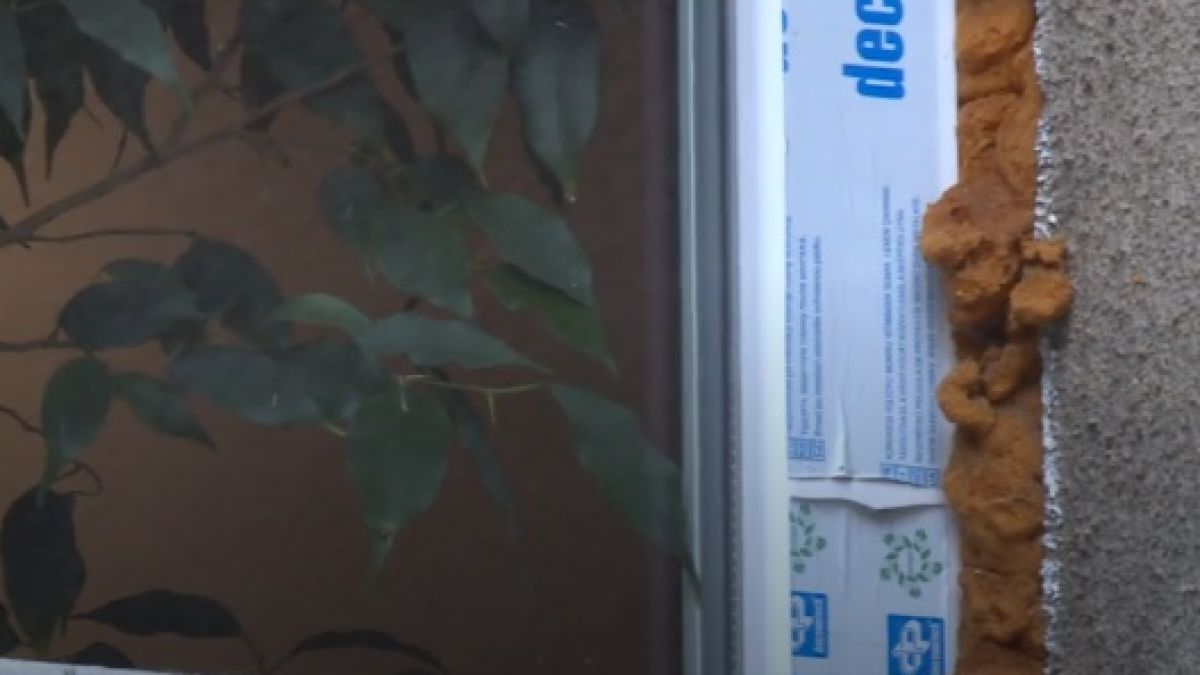 Мъка: Блок в "Оборище" си остана наполовина саниран заради изчезнали майстори (СНИМКИ)