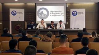 Бареков пред студенти в УНСС: Излизам от политиката, връщам се обратно в гражданското общество и медиите