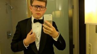 Ерик се обзалага с родителите си, че ще стане милионер, ако просто не ходи на училище
