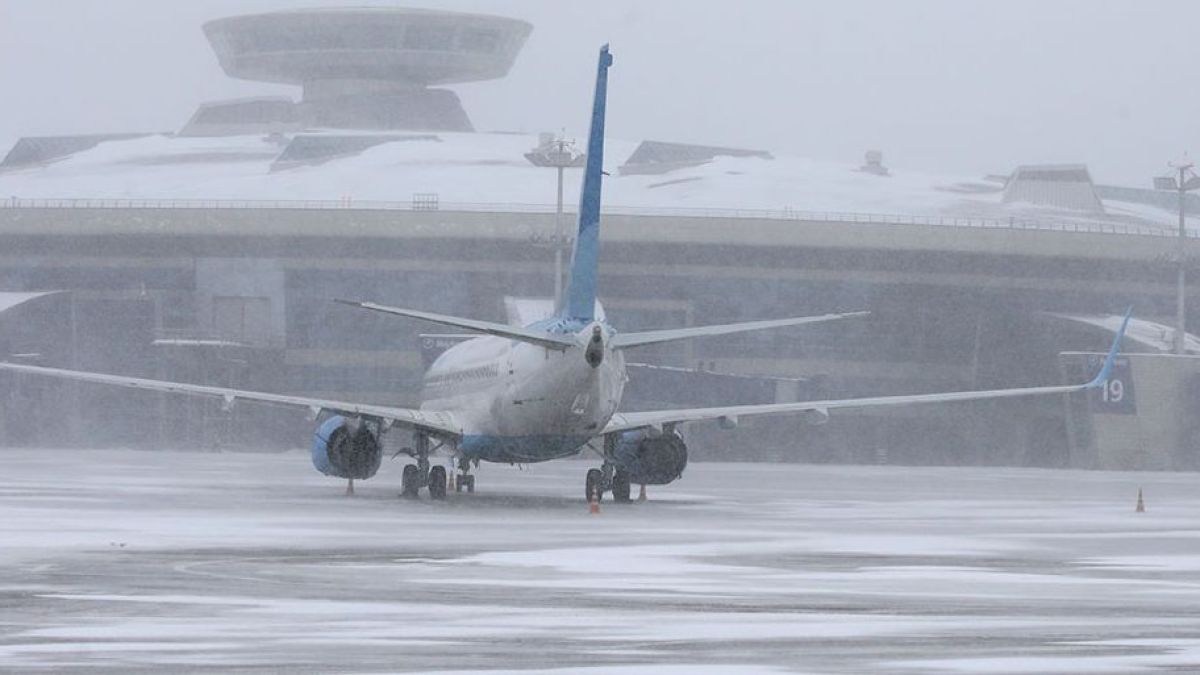 Лошото време приземи над 100 полета в летищата на Москва