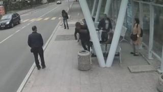 Тръгва делото срещу бияча, който ритна баба в Бургас (ВИДЕО)