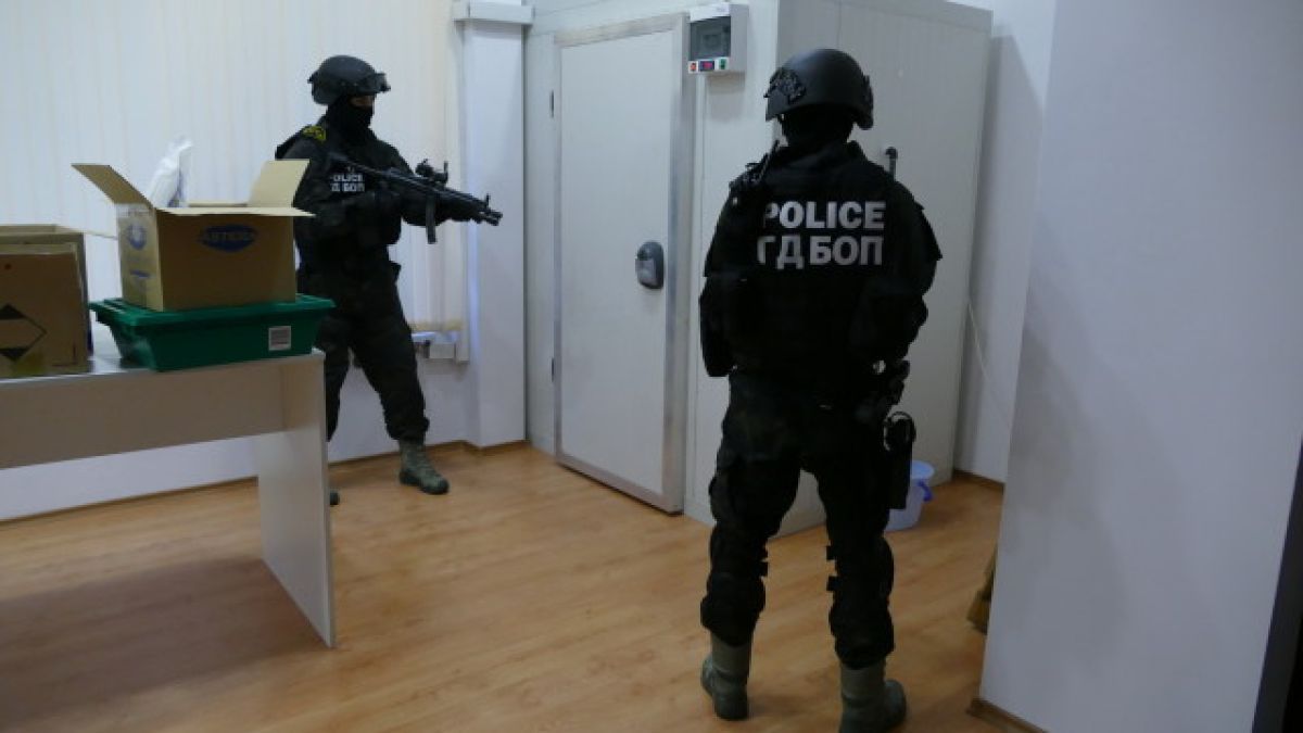Част от задържаните за далаверата с лекарствата се измъкват без обвинения 
