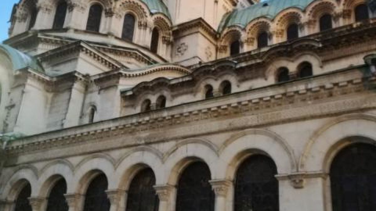 Шок на пъпа на София! Използваха светия храм ”Св. Александър Невски” в кампания за легално детско порно (СНИМКА)