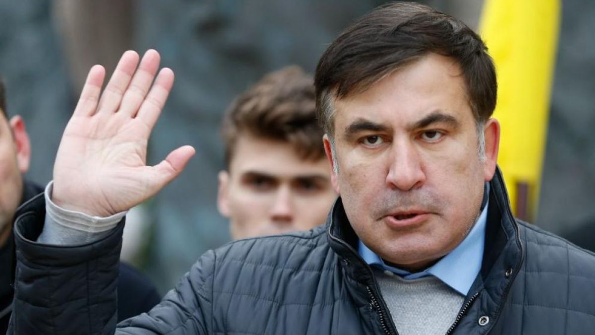 Екшън в Киев НА ЖИВО: Командоси свалиха от покрива на сграда Саакашвили и го арестуваха, той зове за бунт срещу "Порошенко и бандата му"! (СНИМКИ)