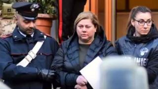 Задържаха „кръстницата“ на мафията в Сицилия, ръководила е силни мъже на върха на мафиотската пирамида (ВИДЕО)