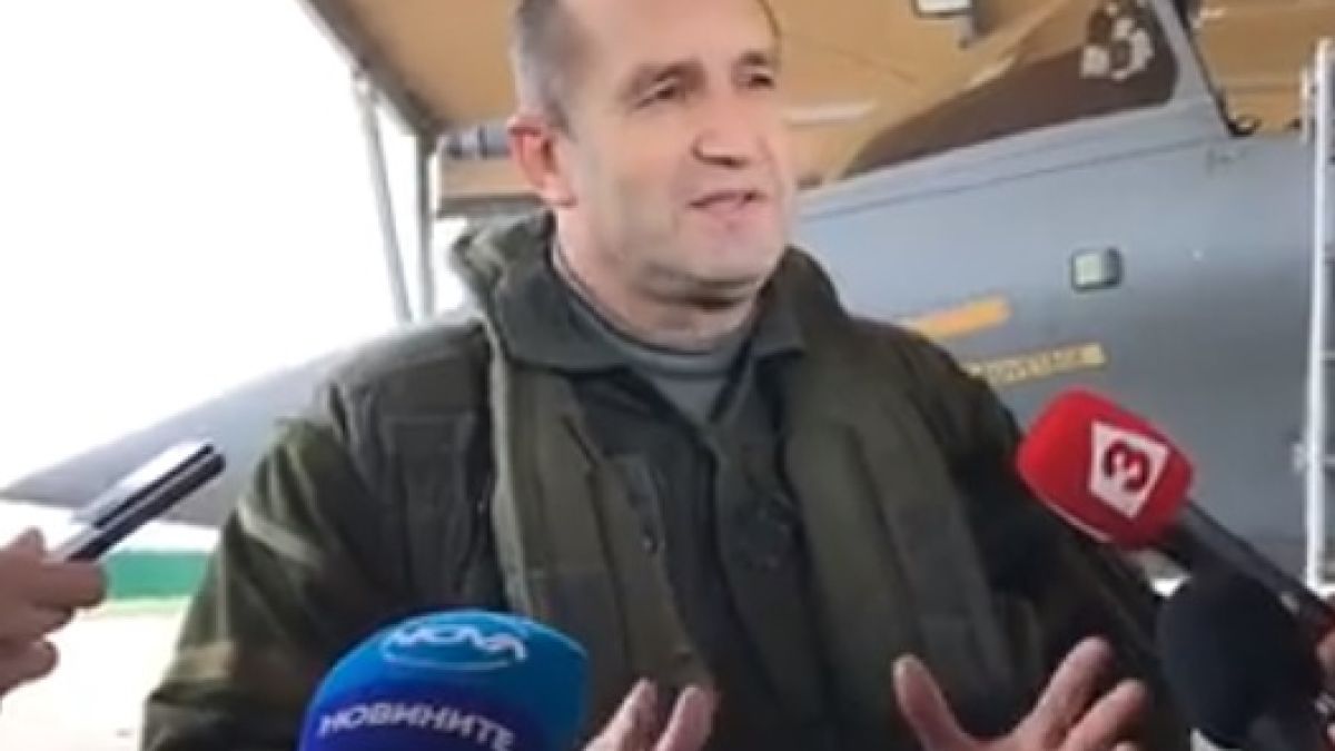 Румен Радев слезе от изтребителя и разказа що за невероятен самолет е "Рафал"