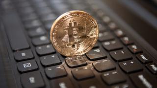 Биткойн проби границата от $16 000! Светът изпадна в истерия!