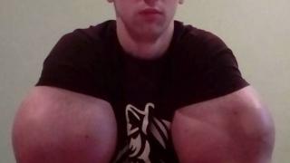 Най-мускулестият руснак отказа баснословен хонорар за участие в US-порно, искали вместо жена да му пробутат гей 