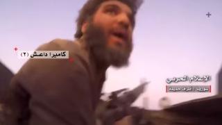 Бойци на ИДИЛ заснеха смъртта си, бягайки в паника със самоделен танк (ВИДЕО 18+)