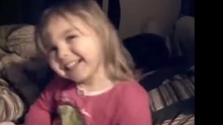 Запознайте се с Джесика - момиченцето, което НИКОГА не спи (ВИДЕО)