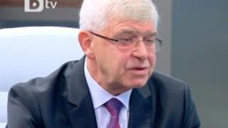 И здравният министър призна, че е давал пари под масата на лекар