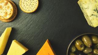 Тези 9 храни са вкусни за нас, но никога не ги давайте на кучето си
