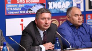 Машината за манипулации на Иво Прокопиев отново в действие