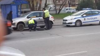 Пловдивски катаджии спряха до кола на шофьорка и се превърнаха в истински герои заради тази СНИМКА 