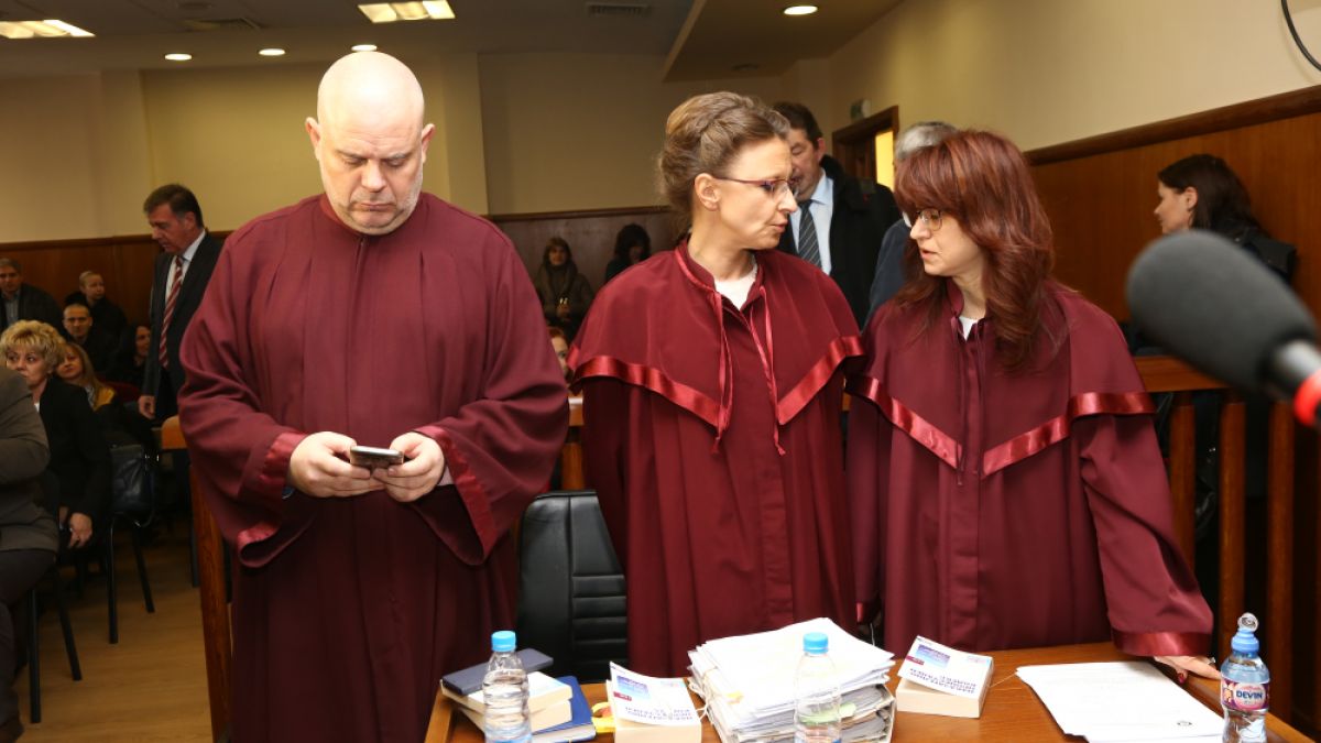 „Параграф 22” и „Гордиев възел” спират делото „КТБ”?
